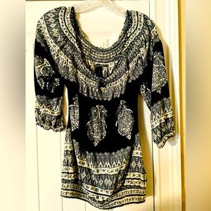 Lucky Brand top with 3/4 sleeves, elastic band on sleeve & elastic waistband